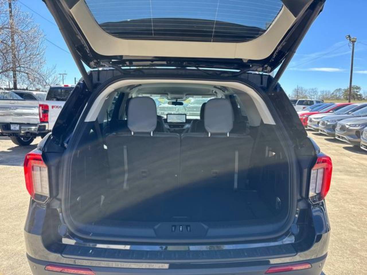 2025 Ford Explorer Active - Photo 7