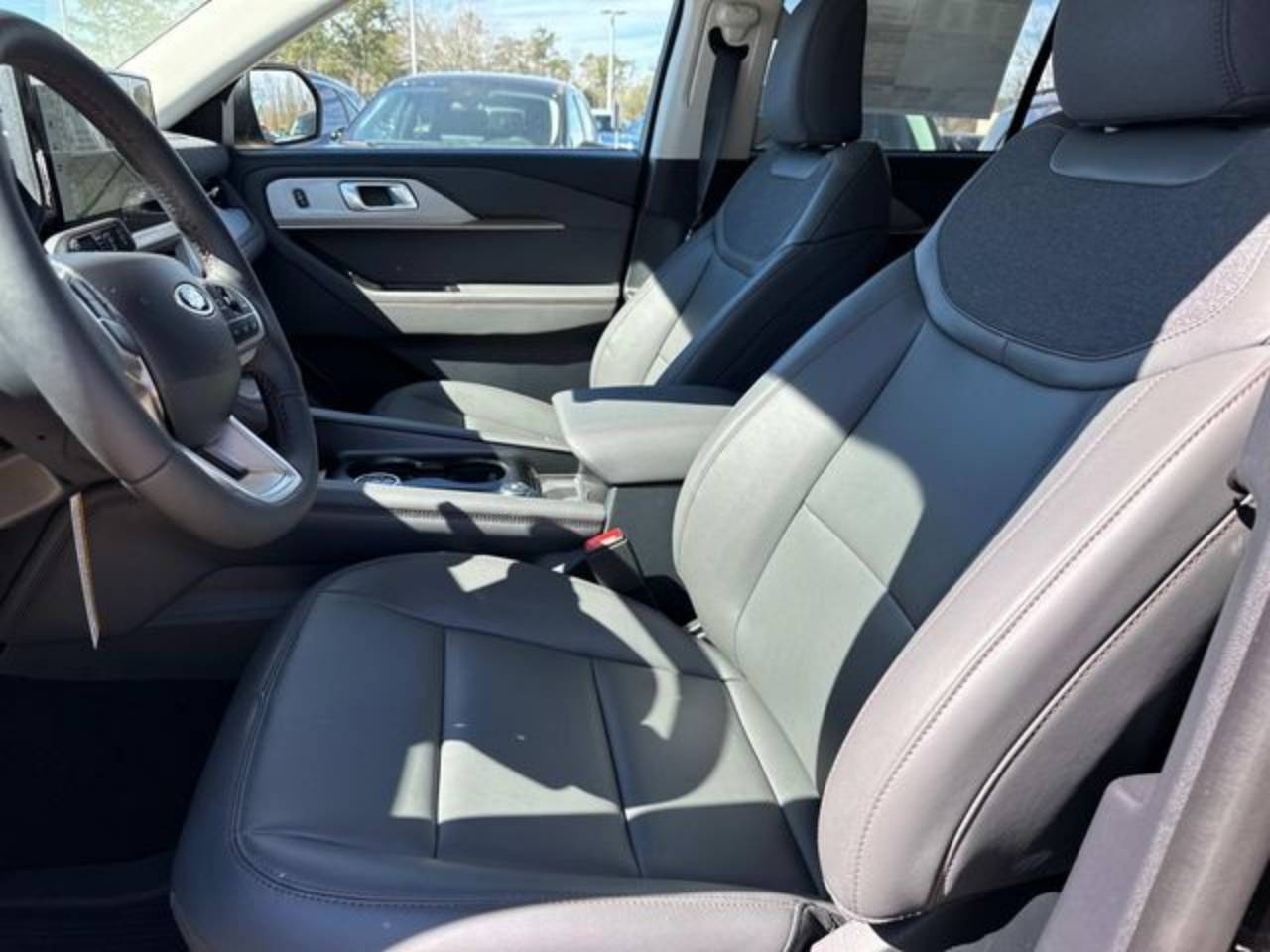 2025 Ford Explorer Active - Photo 10