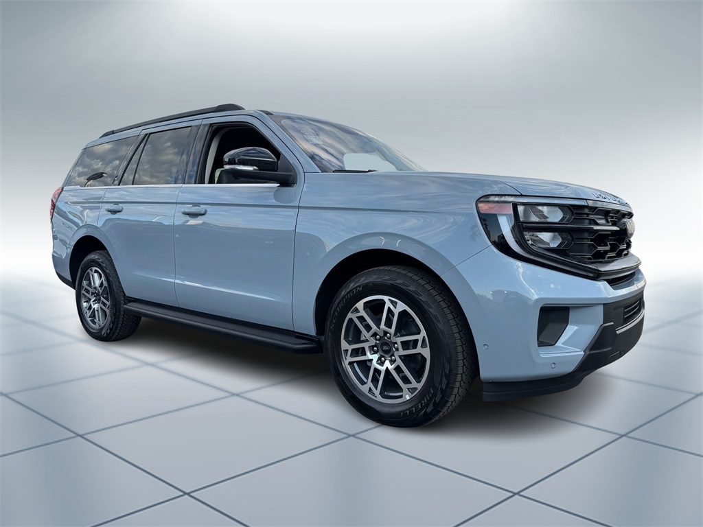 2025 Ford Expedition photo 2