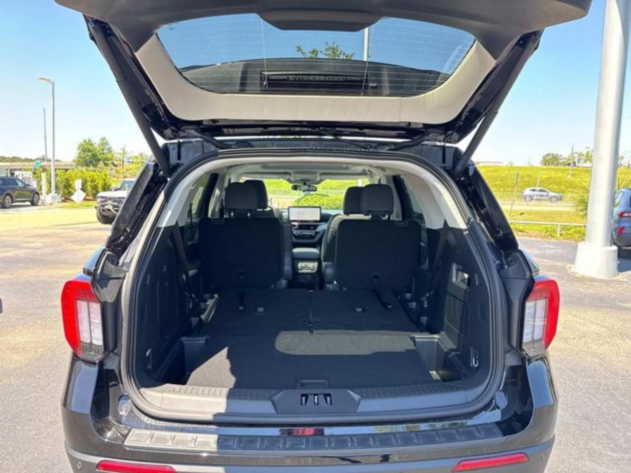 2025 Ford Explorer Active - Photo 6