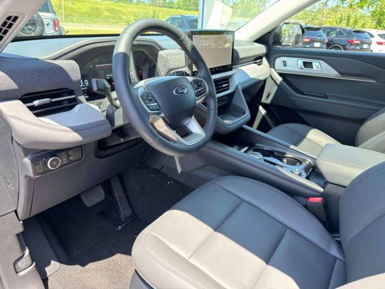 2025 Ford Explorer Active - Photo 9