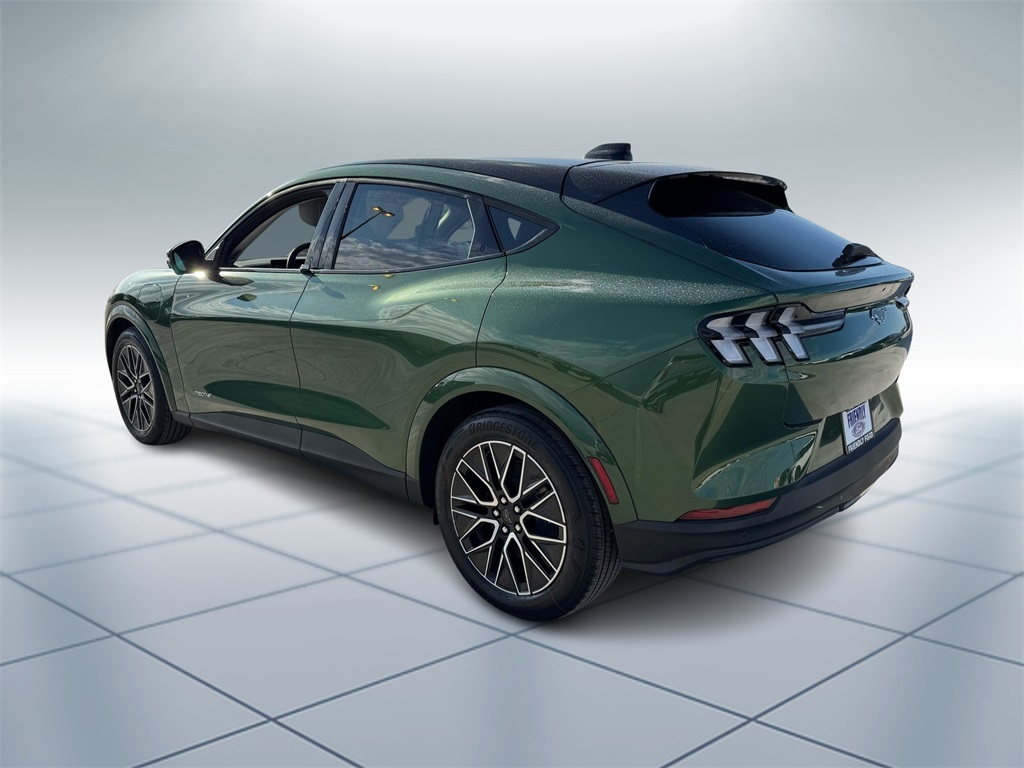 2025 Ford Mustang Mach-E Premium photo 4