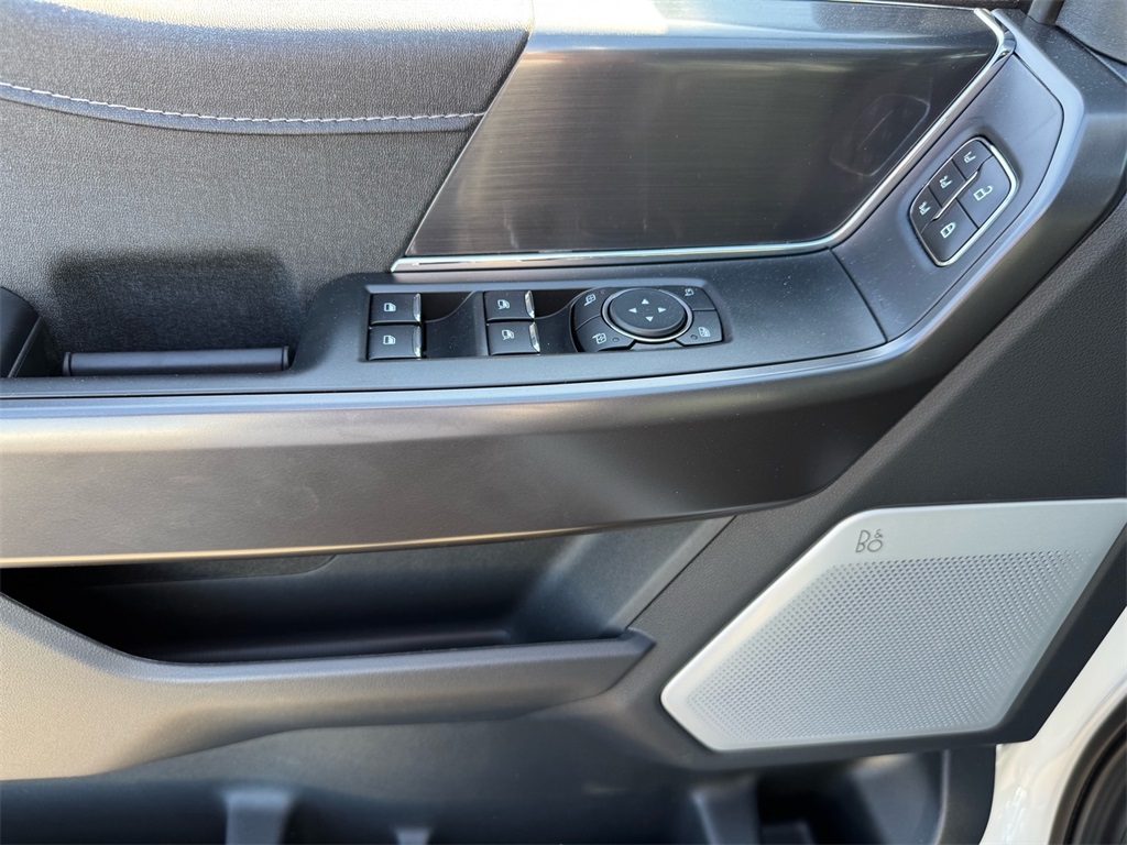 2025 Ford F-150 Lariat photo 4