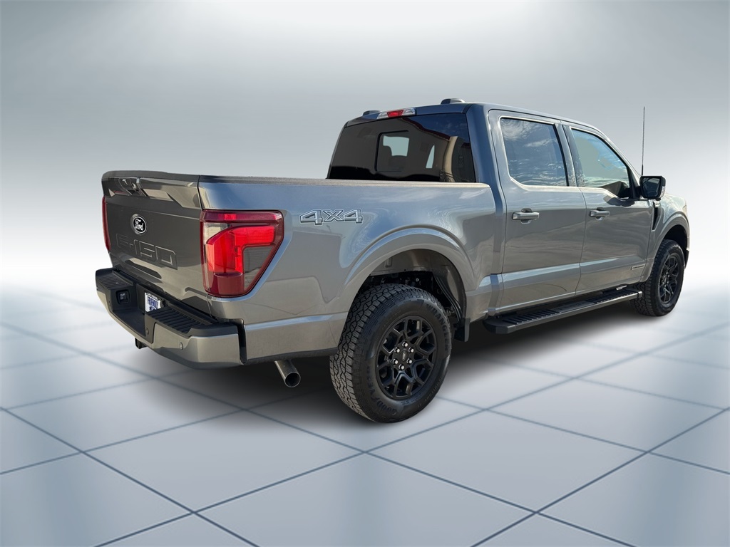 2025 Ford F-150 XLT photo 3