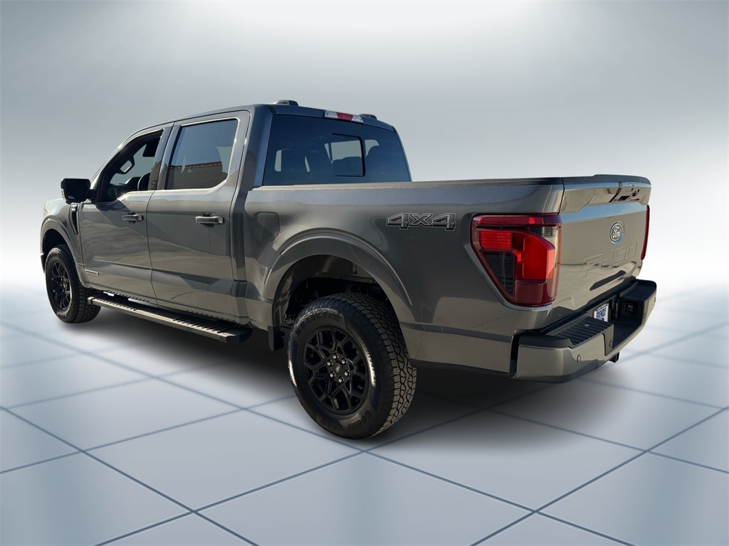 2025 Ford F-150 XLT photo 4