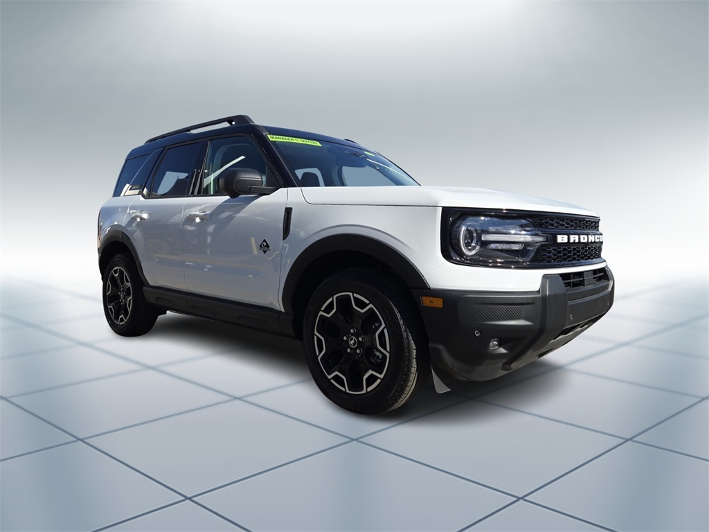 2025 Ford Bronco Sport Outer Banks photo 2