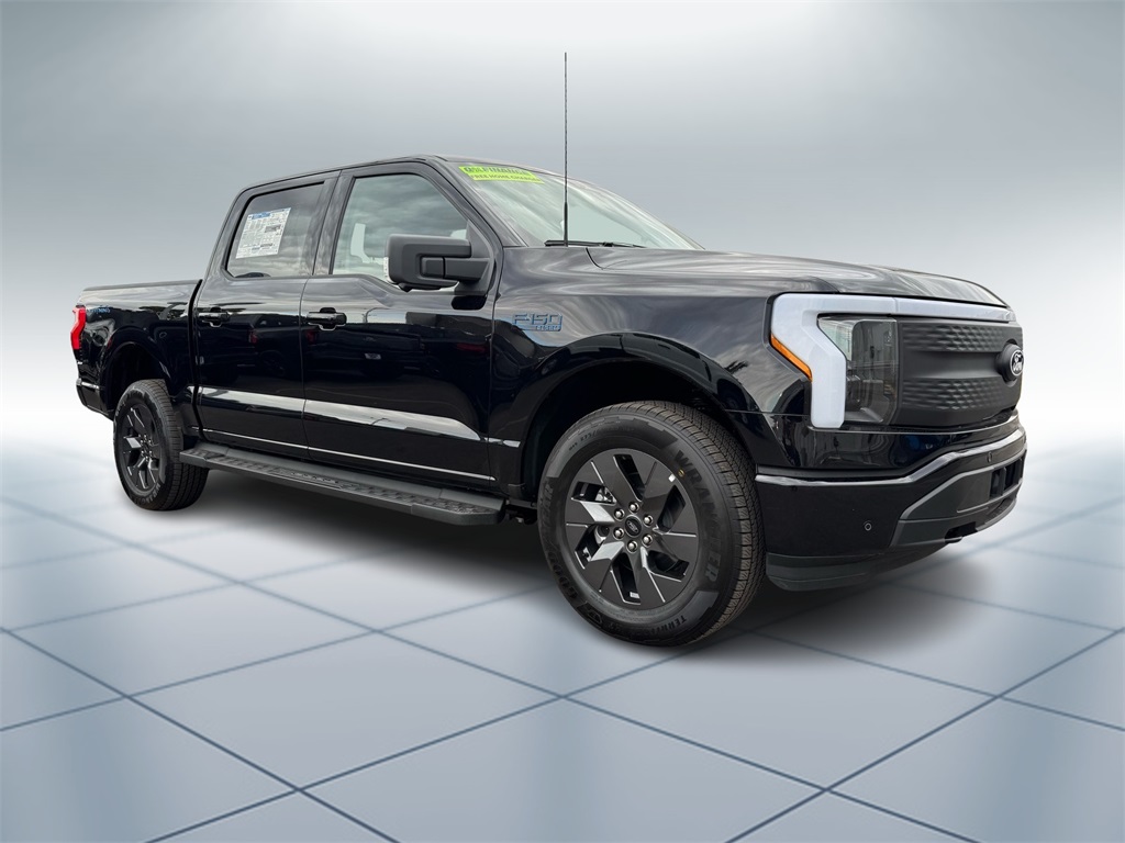 2025 Ford F-150 Lightning photo 2