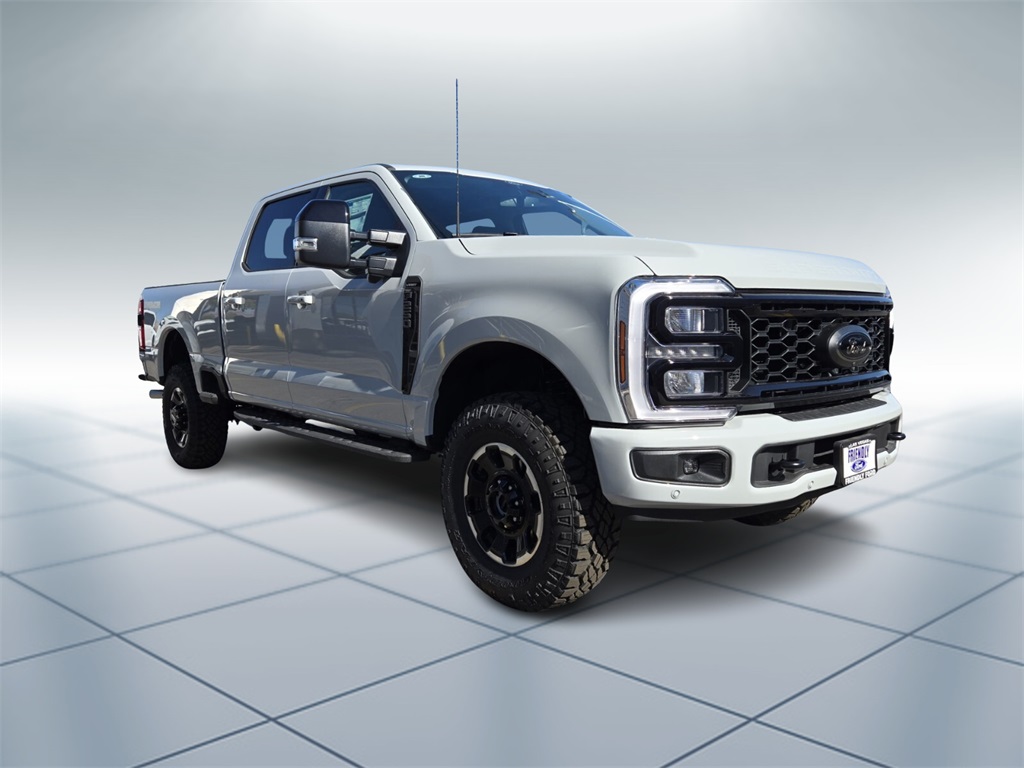 2025 Ford F-250 Lariat photo 2
