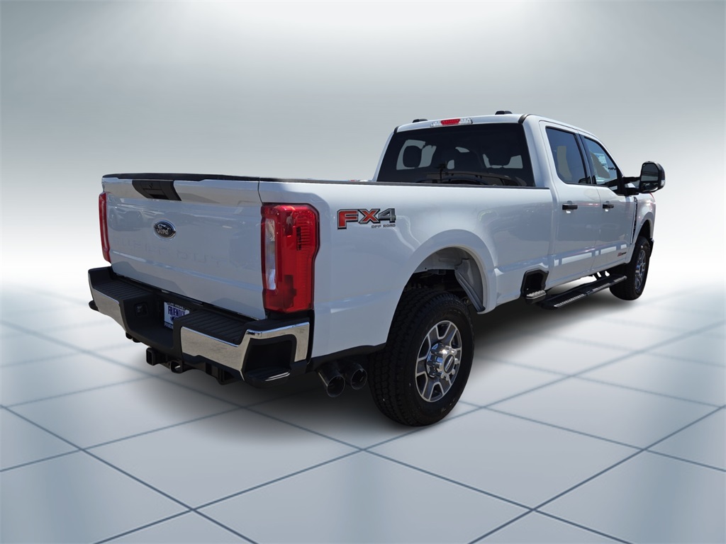 2025 Ford F-350 XLT photo 3