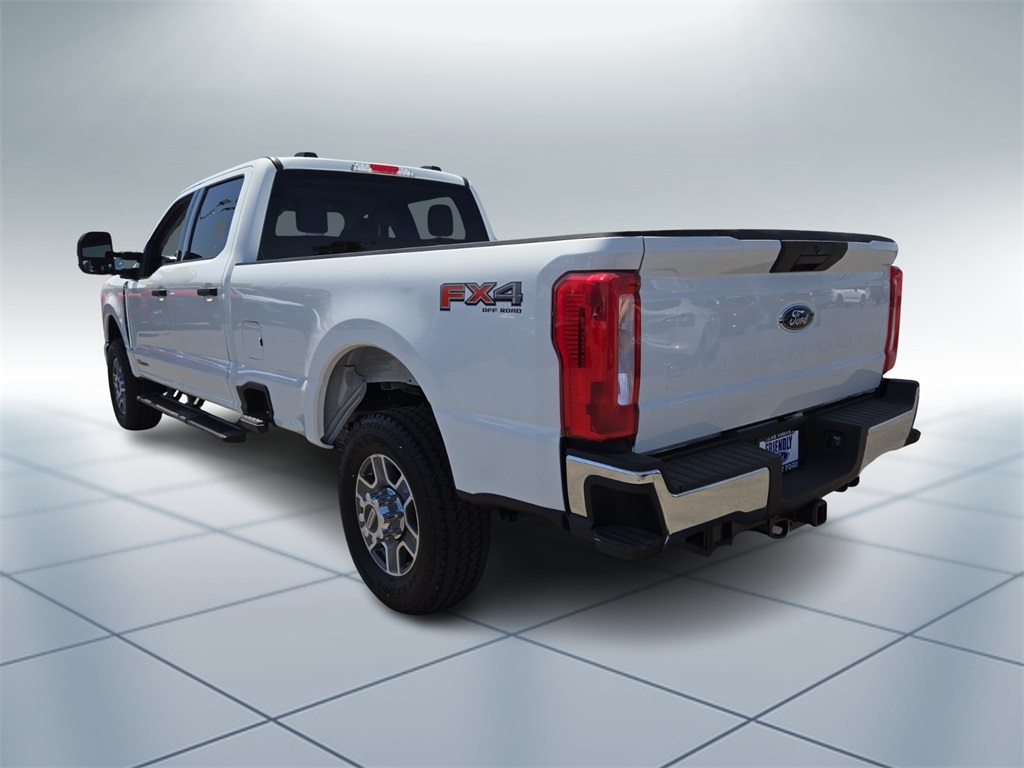 2025 Ford F-350 XLT photo 4