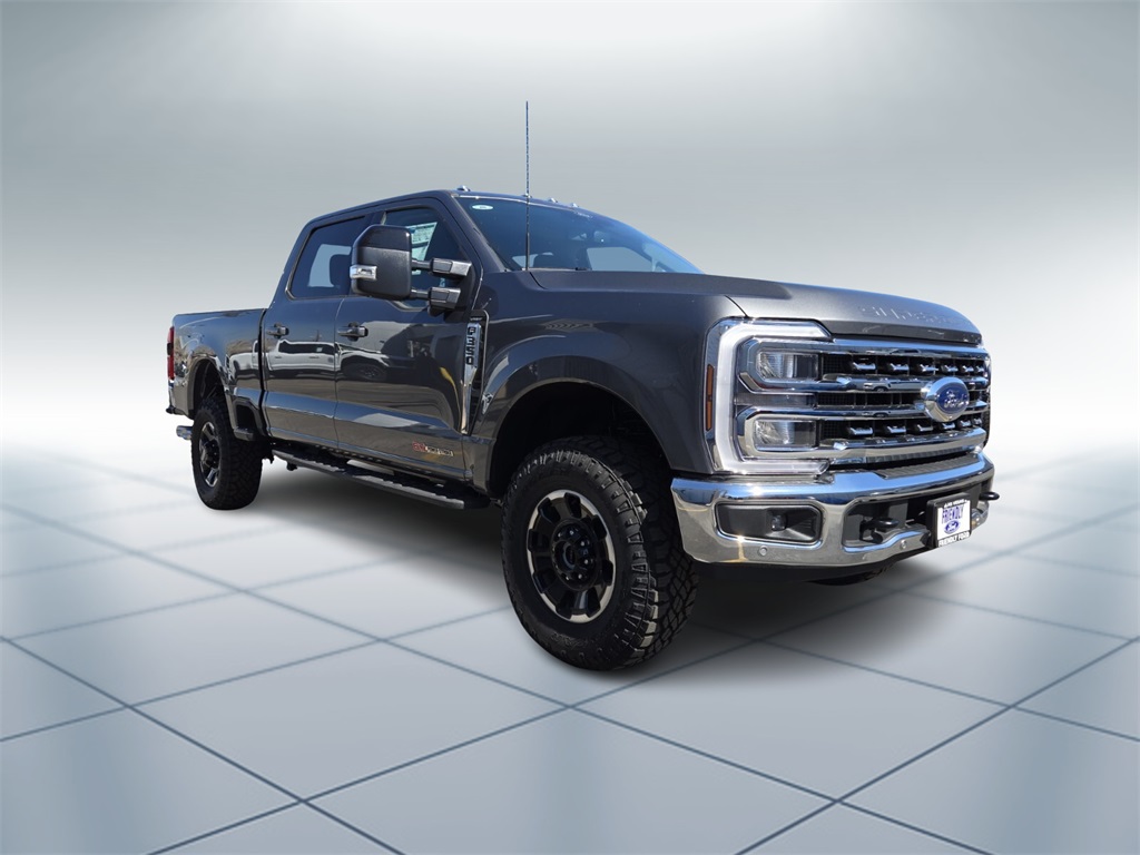 2025 Ford F-350 Lariat photo 2