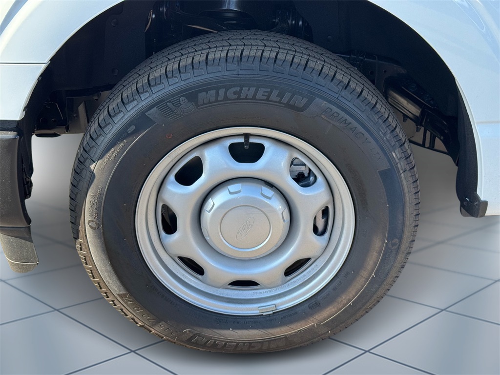 2025 Ford F-150 XL photo 4