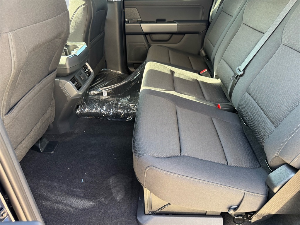 2025 Ford F-150 XLT photo 3