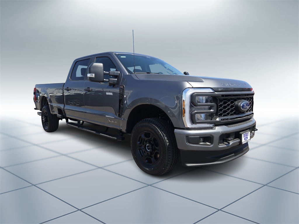 2025 Ford F-350 XL photo 2