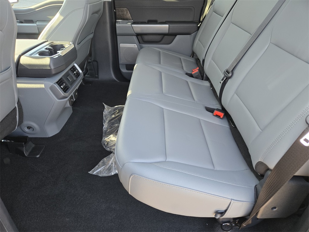 2025 Ford F-150 Lightning photo 4