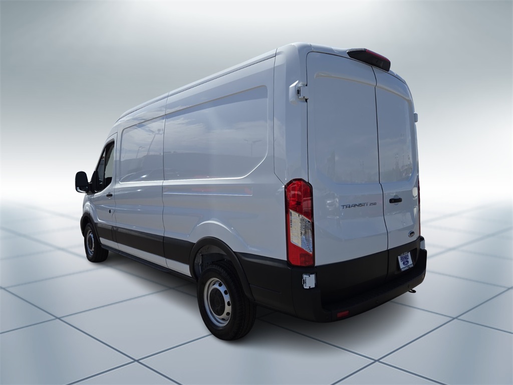 2025 Ford Transit photo 4