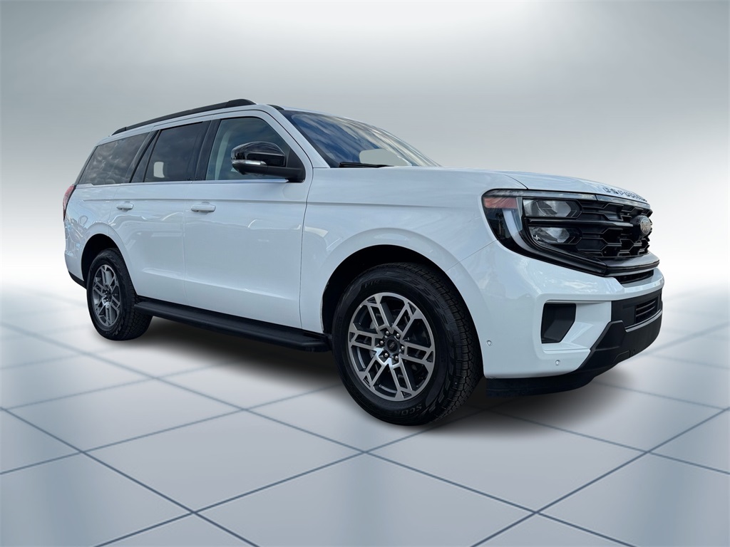 2025 Ford Expedition photo 2