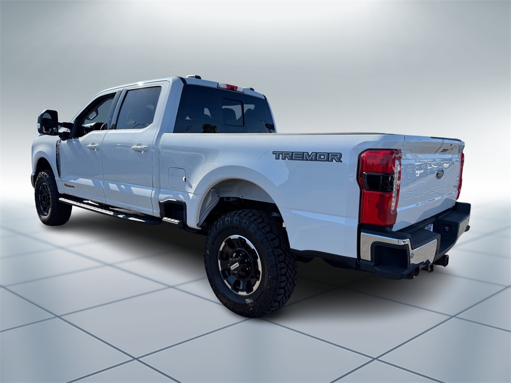 2025 Ford F-250 Lariat photo 4