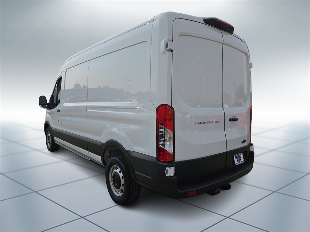 2025 Ford Transit photo 4