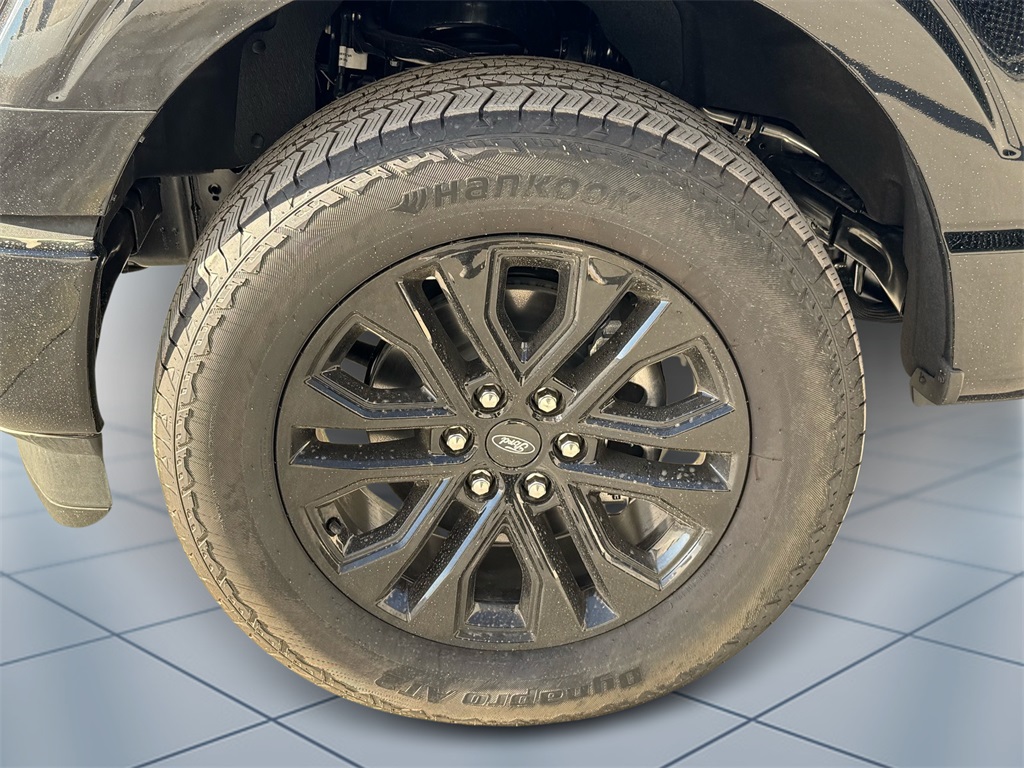 2025 Ford F-150 Lariat photo 3