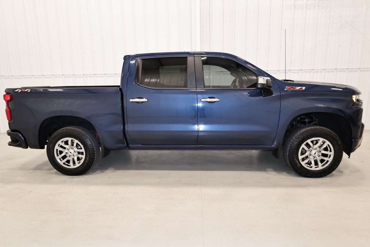 Used 2019 Chevrolet Silverado 1500 RST with VIN 3GCUYEED5KG176351 for sale in Canfield, OH