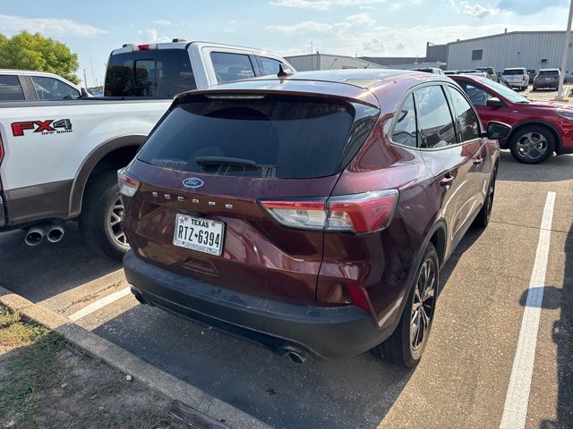 2021 Ford Escape SE photo 2