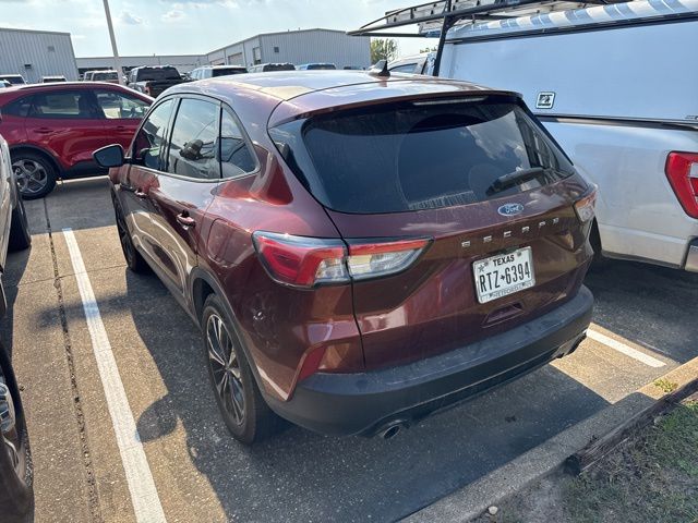 2021 Ford Escape SE photo 3