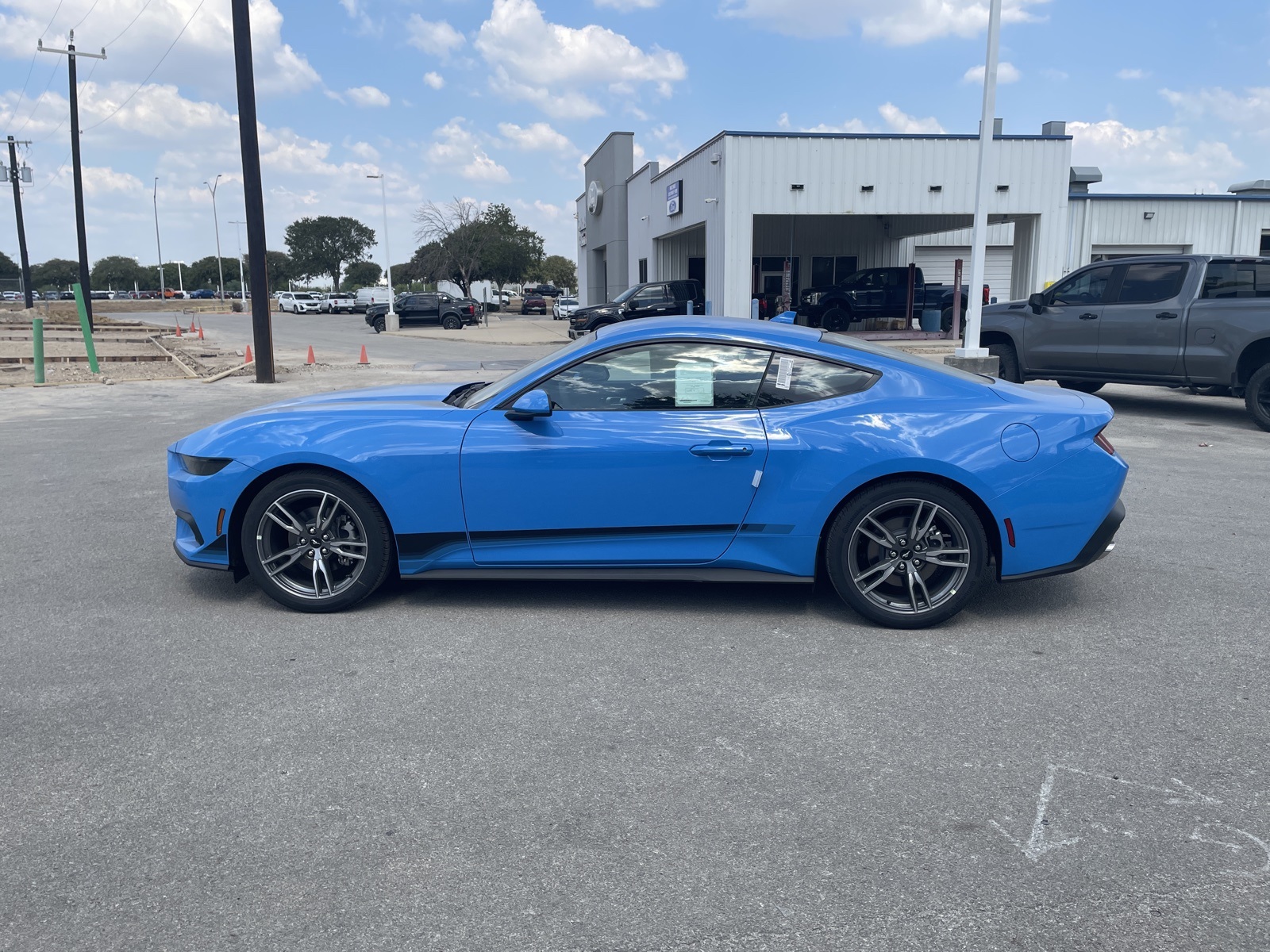 2025 Ford Mustang photo 2