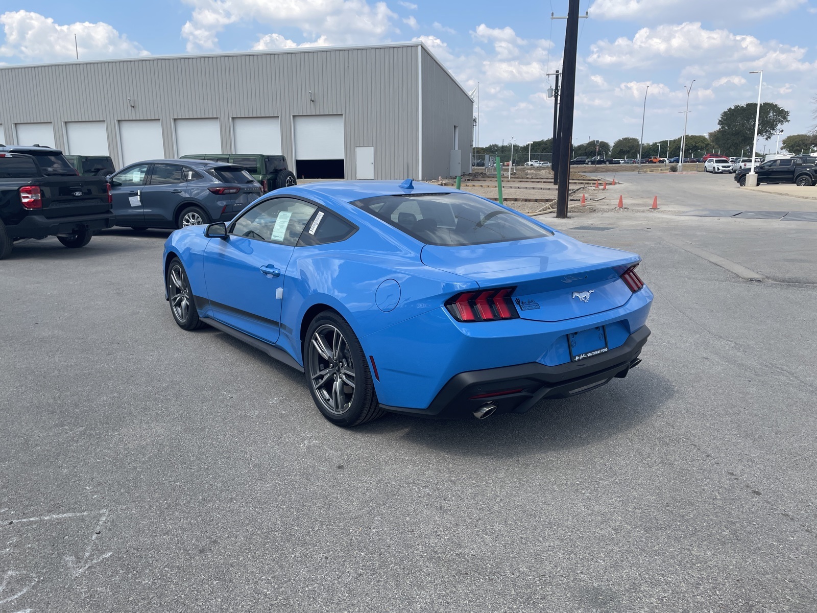 2025 Ford Mustang photo 3