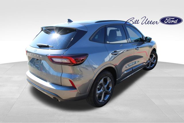2023 Ford Escape ST-Line photo 5