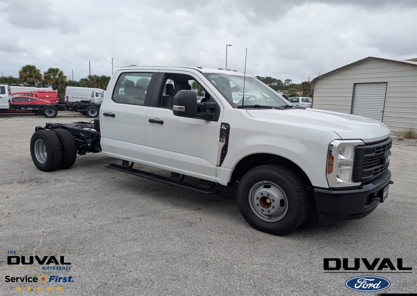 2025 Ford F-350 Super Duty Chassis Cab XL's photo