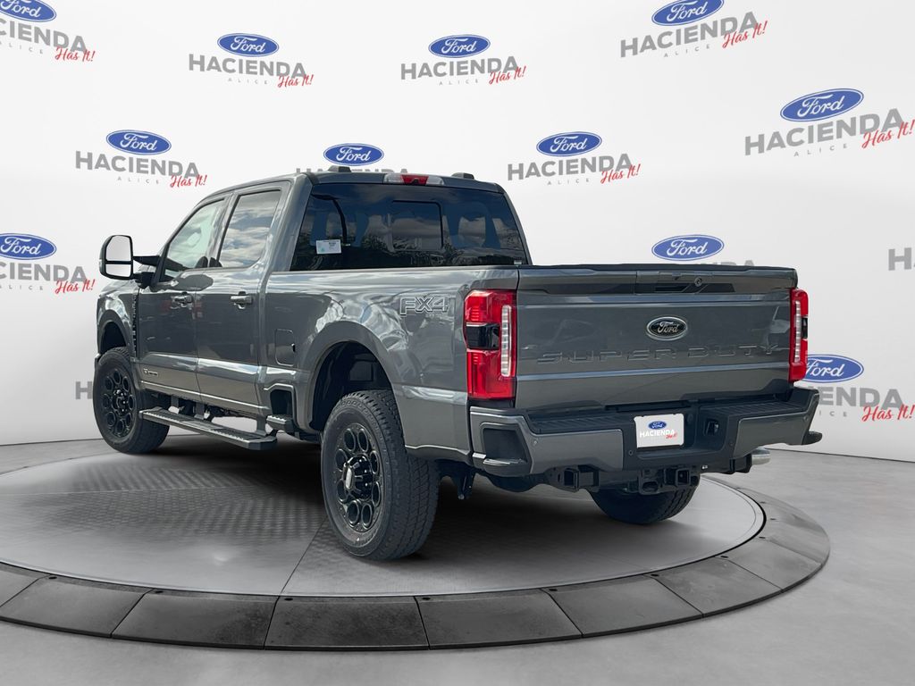 2025 Ford F-250 photo 3
