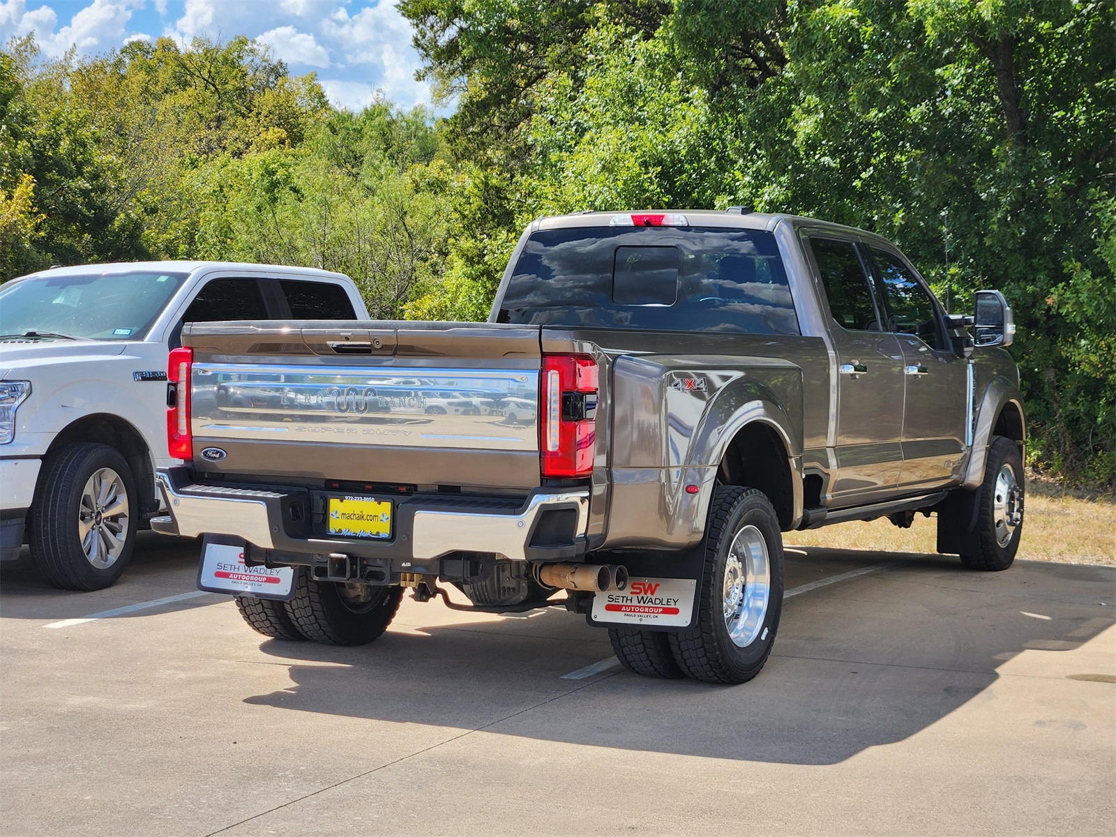 2023 Ford F-450 photo 4