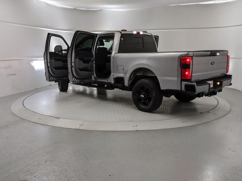 2023 Ford F-250 XL photo 3