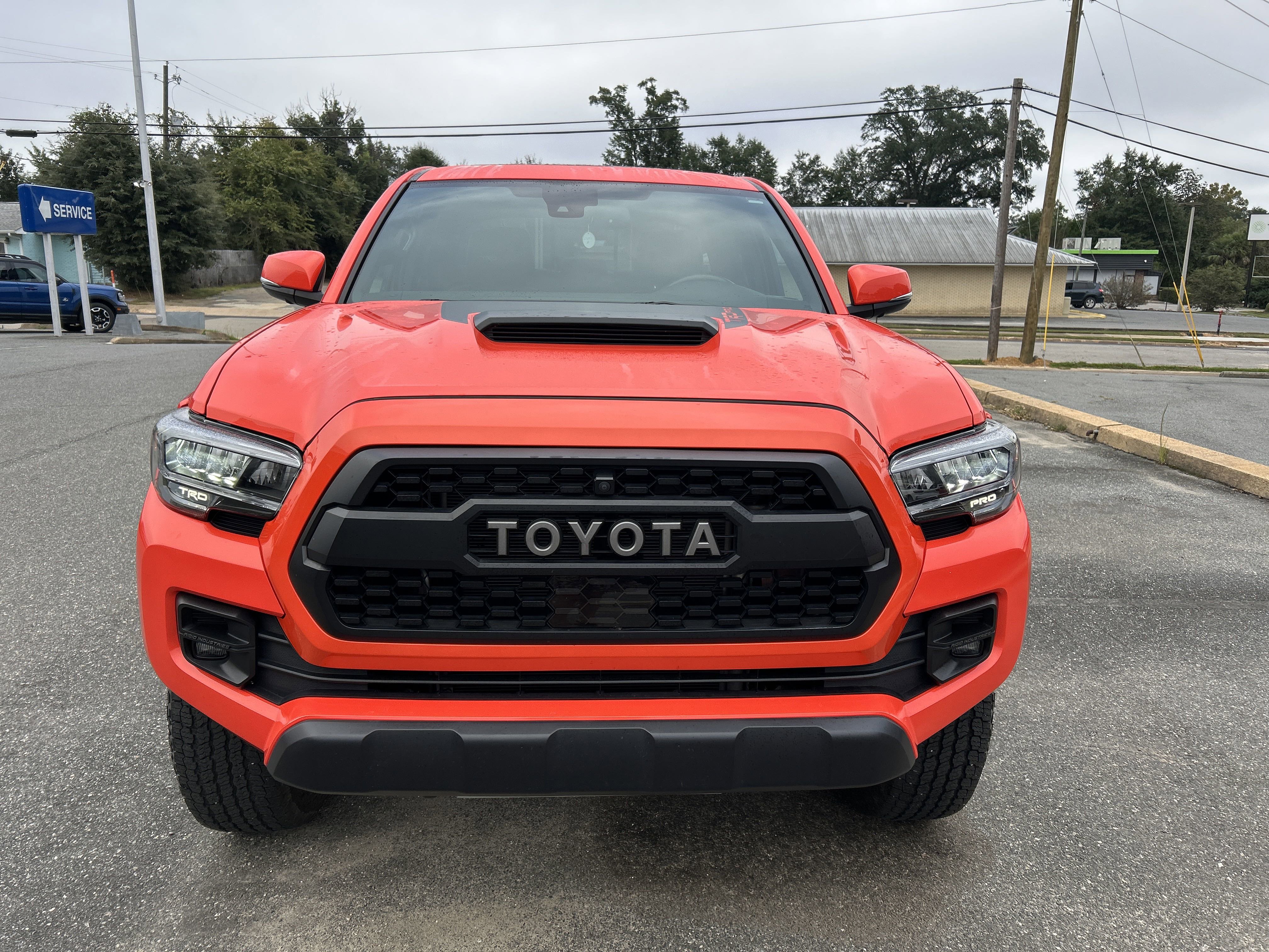 2023 Toyota Tacoma 4x4 photo 2