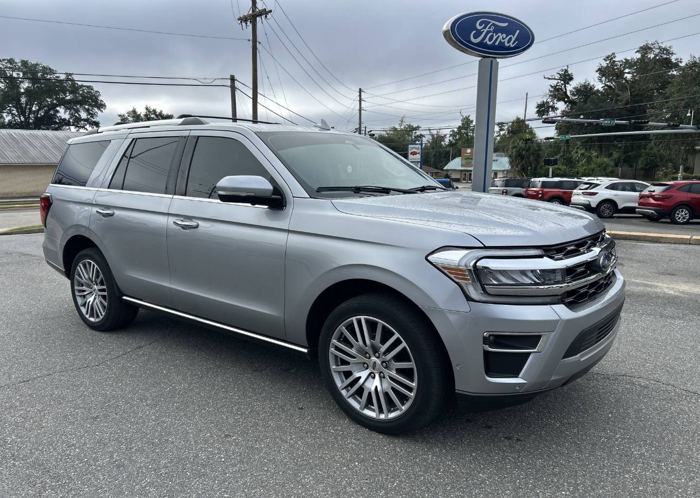 2022 Ford Expedition Limited's photo