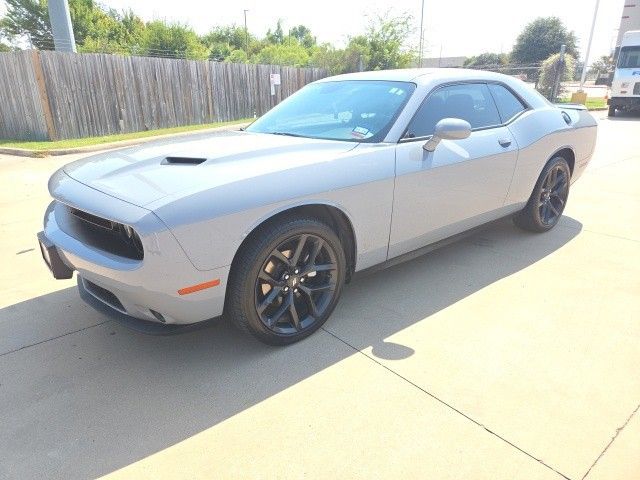 2022 Dodge Challenger SXT photo 2