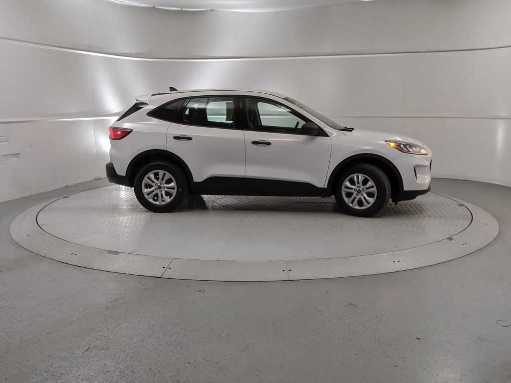 2022 Ford Escape S photo 2