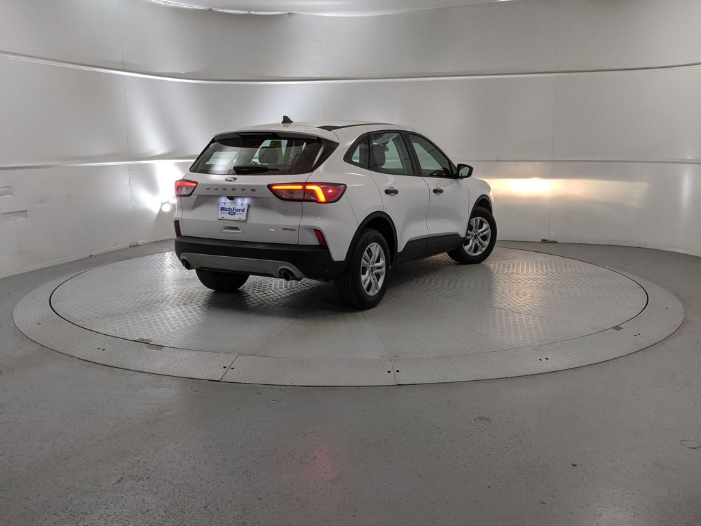 2022 Ford Escape S photo 3