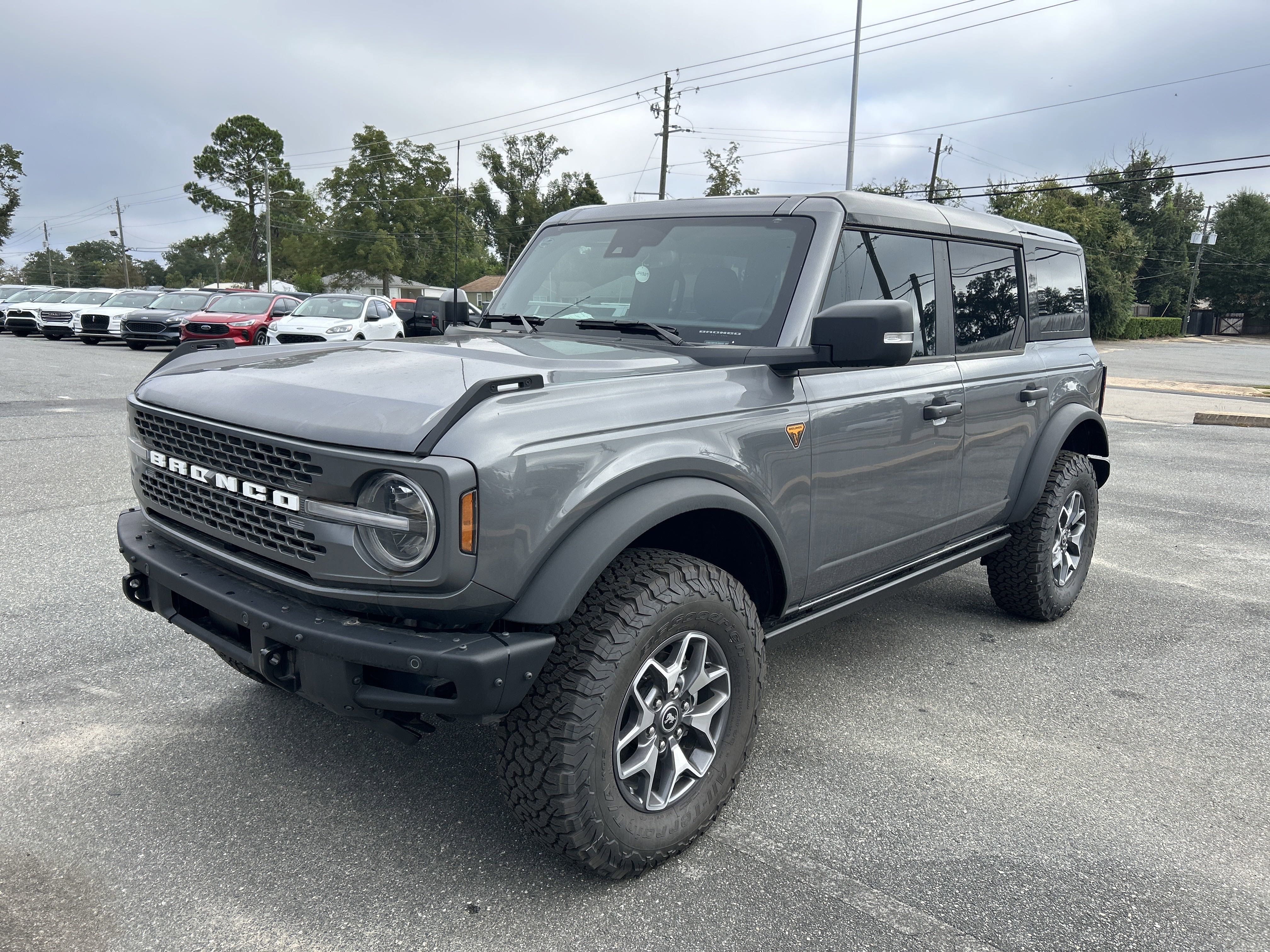2024 Ford Bronco Badlands photo 2
