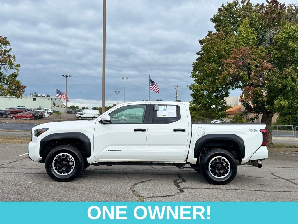 2024 Toyota Tacoma SR5 photo 3