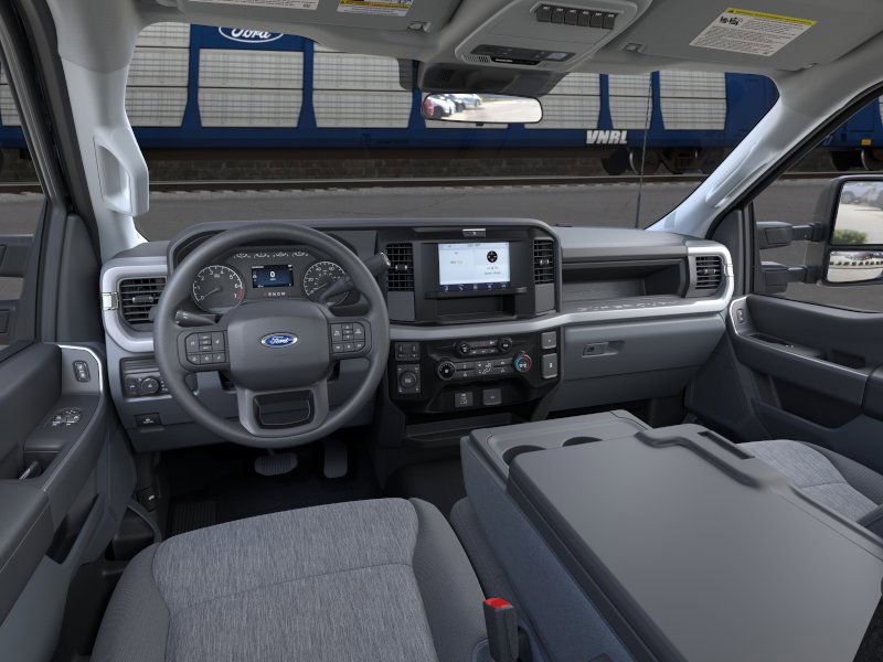 2026 Ford F-350 photo 3