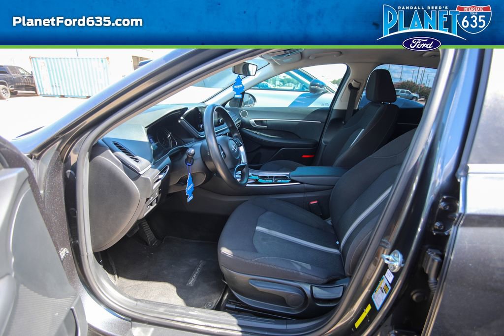 2022 Hyundai Sonata SE photo 3