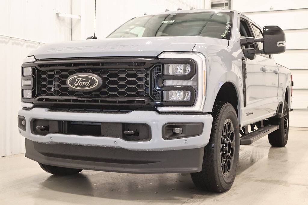 2026 Ford F-350 photo 4