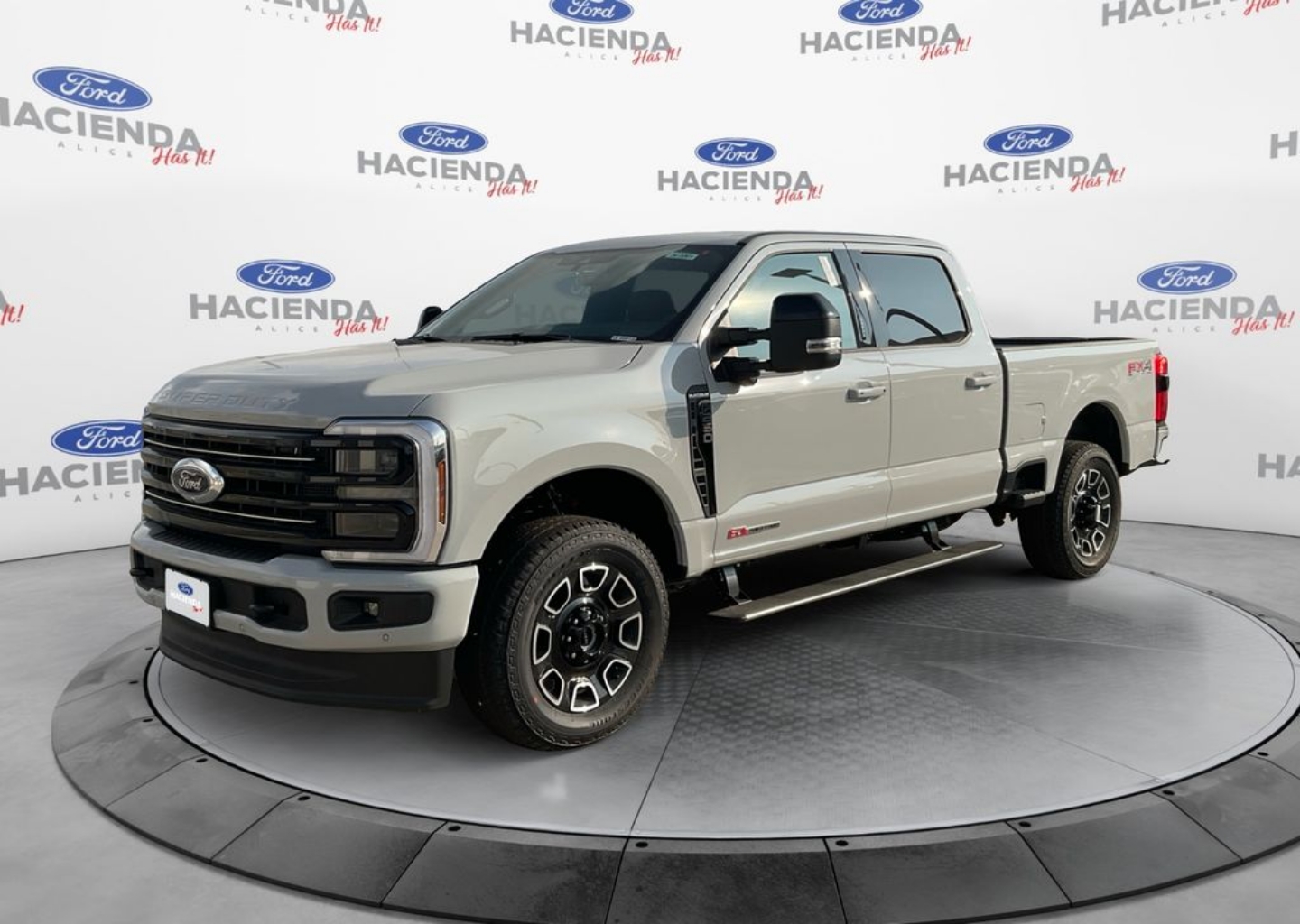 2026 Ford F-250 Super Duty Platinum's photo