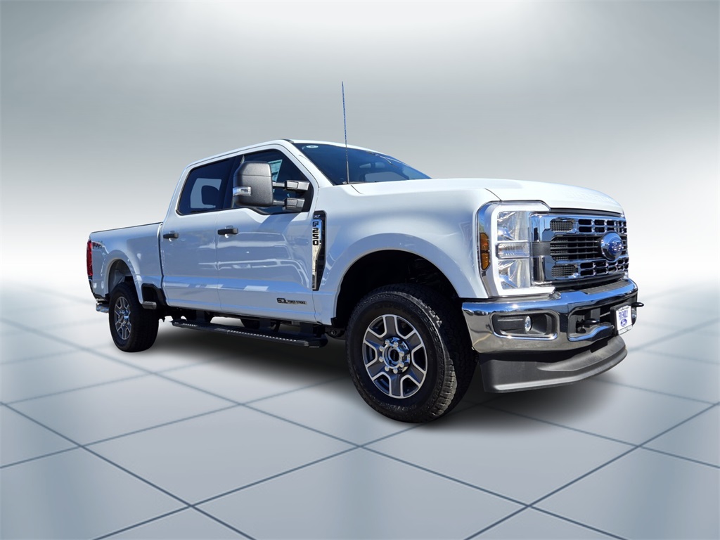 2025 Ford F-250 XLT photo 2