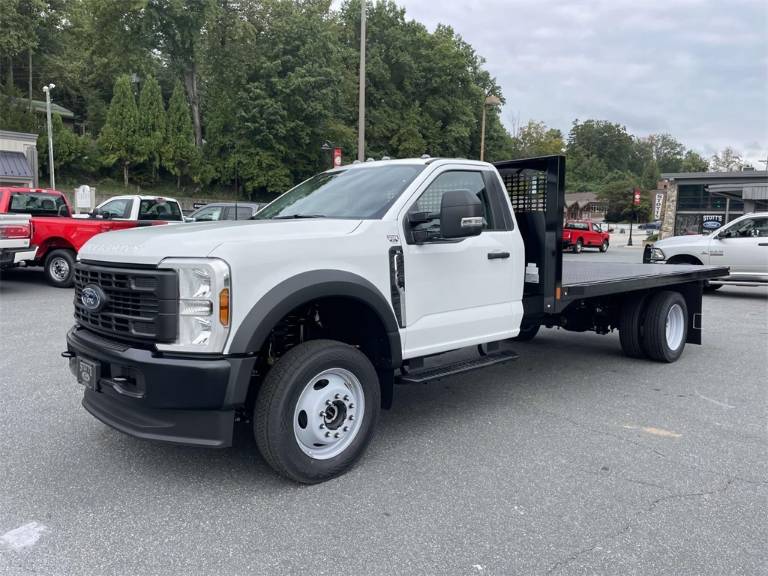 2025 Ford F-550SD XL