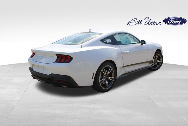 2025 Ford Mustang photo 3