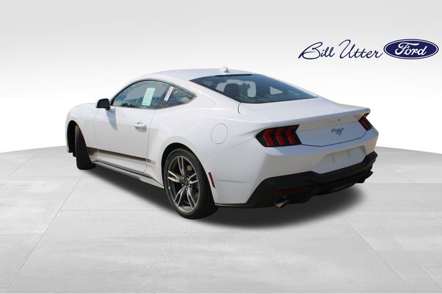 2025 Ford Mustang photo 4