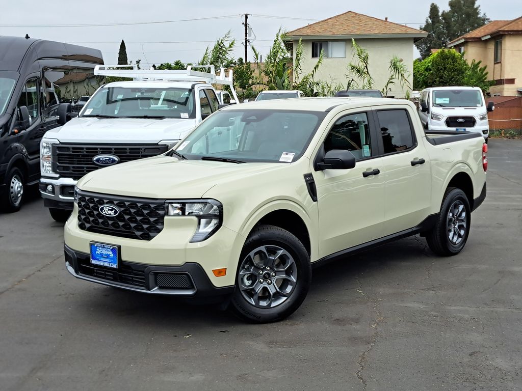 2025 Ford Maverick XLT photo 2